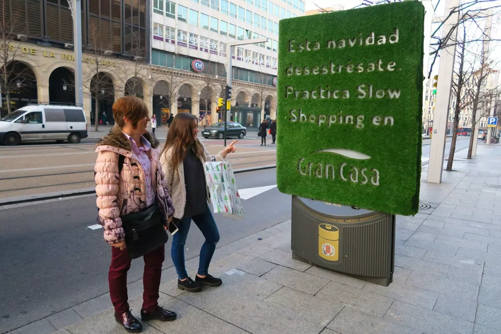 Mupi publicidad Campaña Slow Shopping GranCasa