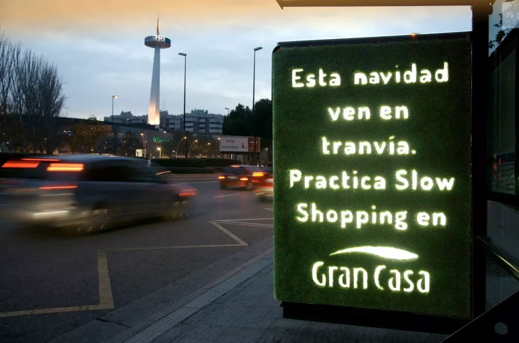 Mupi publicidad Campaña Slow Shopping GranCasa